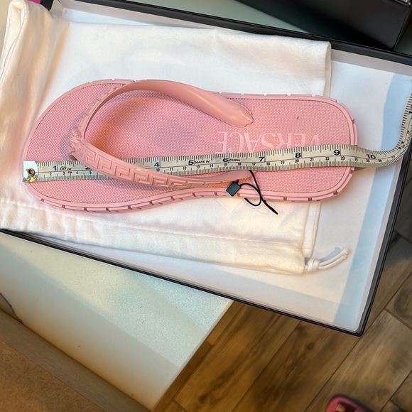 Versace - Picture 8 of 9